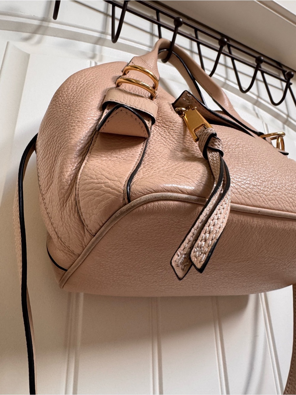 Marc Jacobs The Anchor Purse in Light Beige. 10” by 8” by 5.5” - Picture 6 of 12
